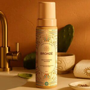 BRAND NEW Bronzé Self Tanning Mousse with Face and Body Mitt (3 Piece Set)